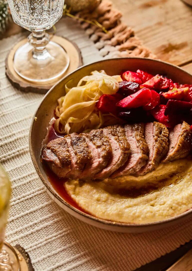 Rozékacsamell ricottás puliszkával & salátával